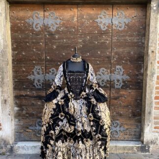 1700’S COSTUME SANDRA