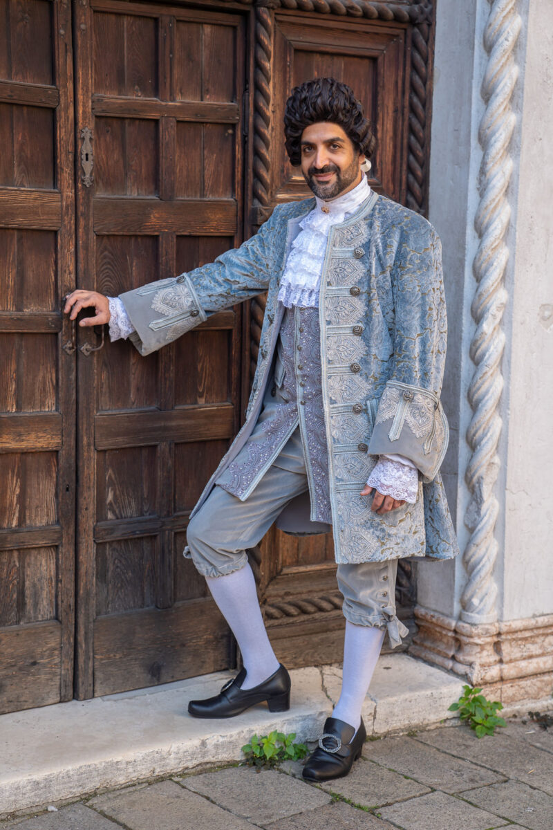 1700’s COSTUME CONTE